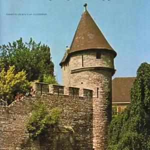 Beperkt Aanbod Verschanste schoonheid  Noortje de Roy van Zuydewijn